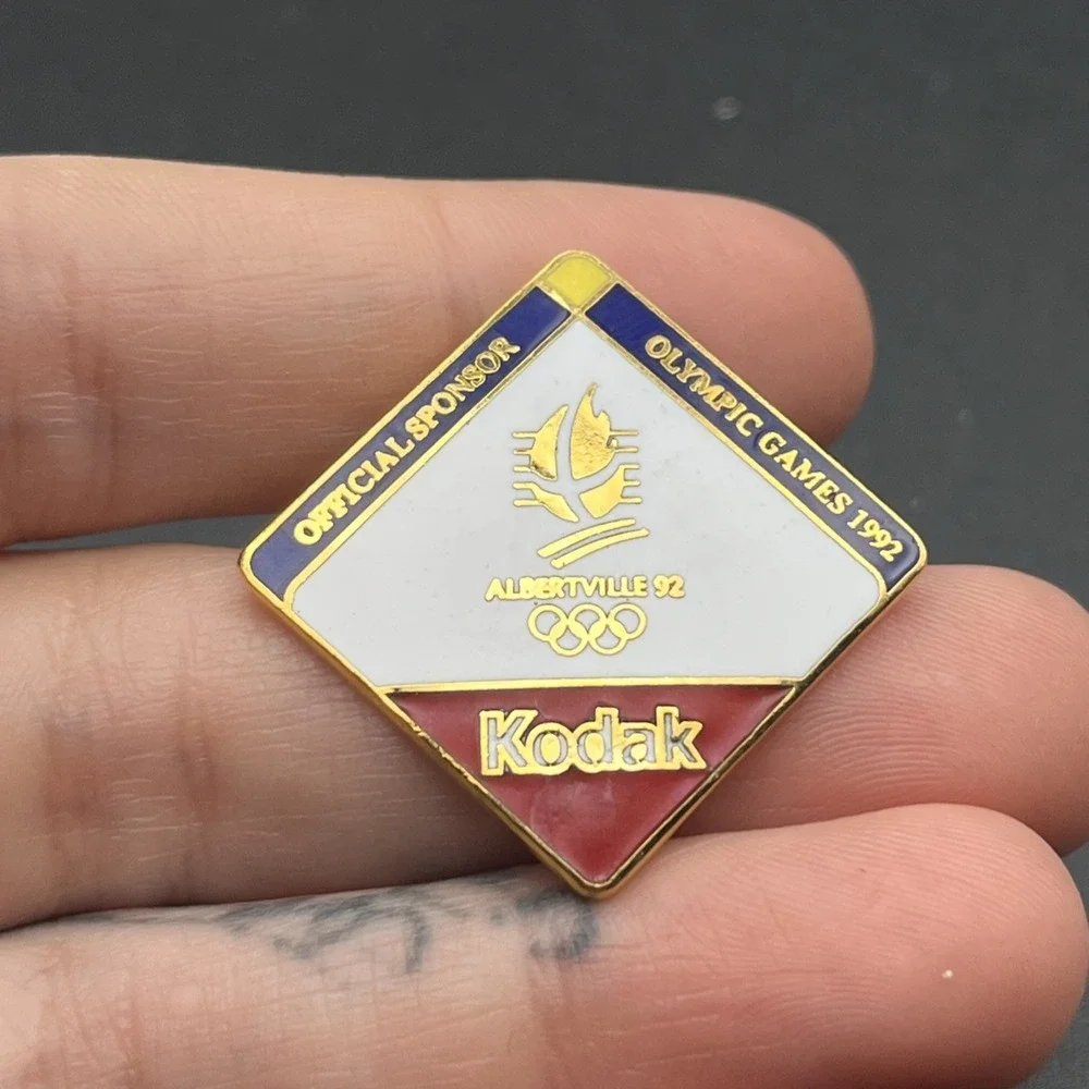 1992 Albertville‎ Winter Olympics Kodak Sponsor Lapel Hat Pin